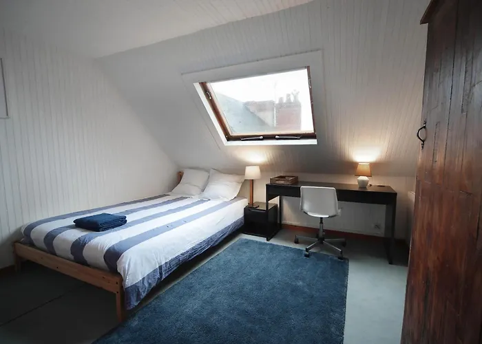 T4 Hyper Centre D' אנז'ה